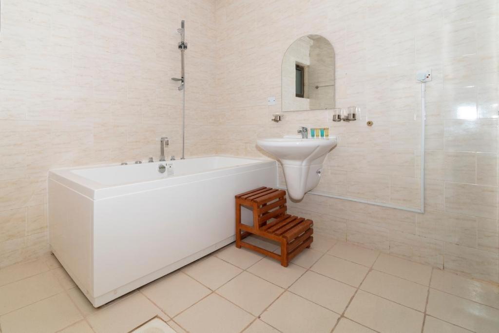 Al Masem Luxury Hotel Suites 3 Al Ahsa 호푸프 외부 사진
